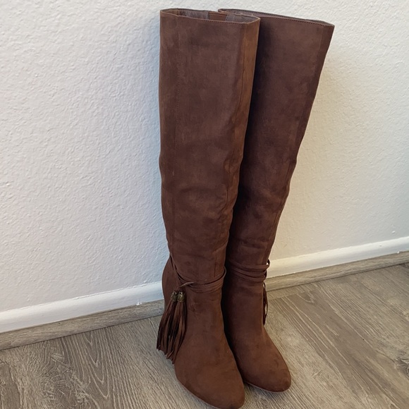 To the knee faux suede boots - Picture 2 of 6